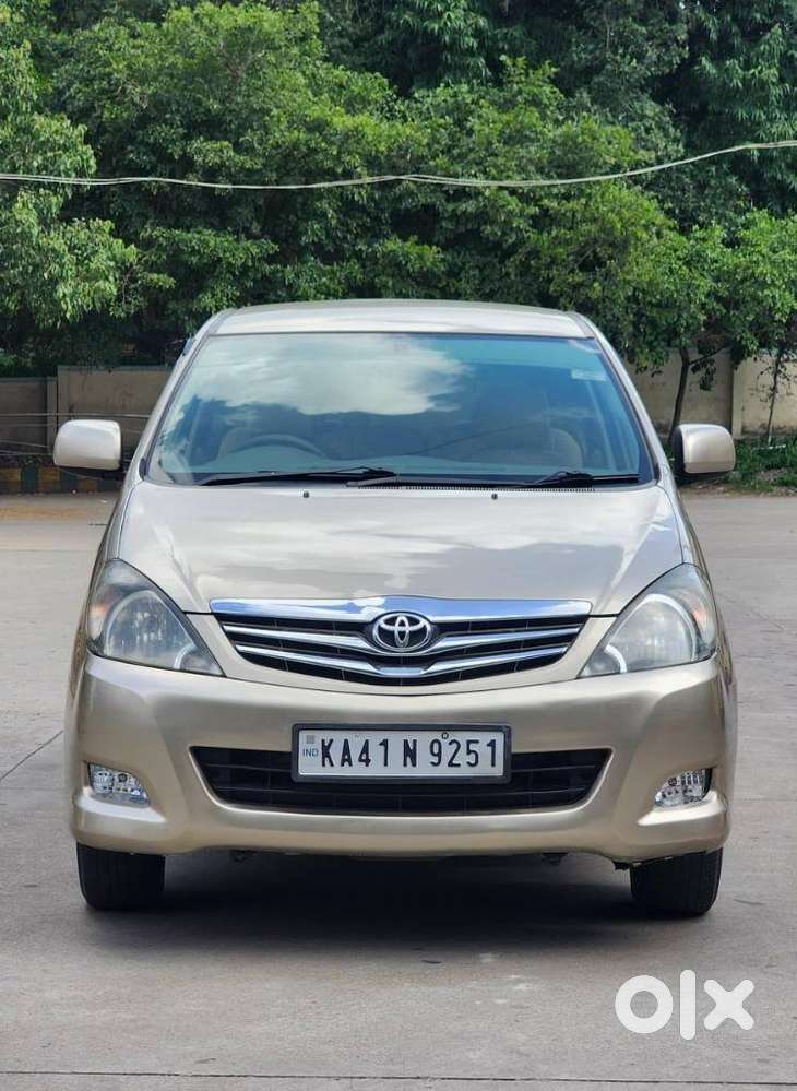 Toyota Innova 2.0 Gx 8 Seater Bs Iv, 2011, Diesel