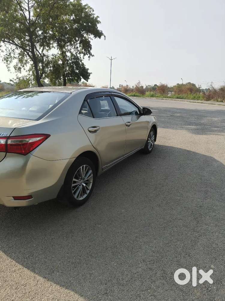 Toyota Corolla Altis 2015