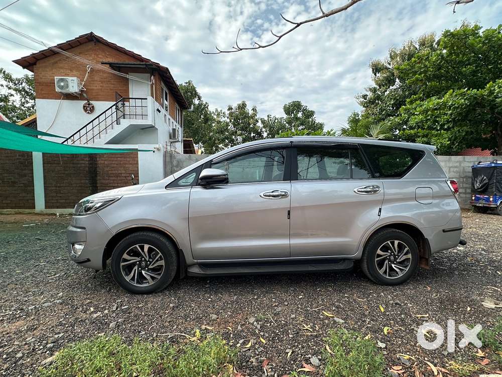 Toyota Innova Crysta 2024