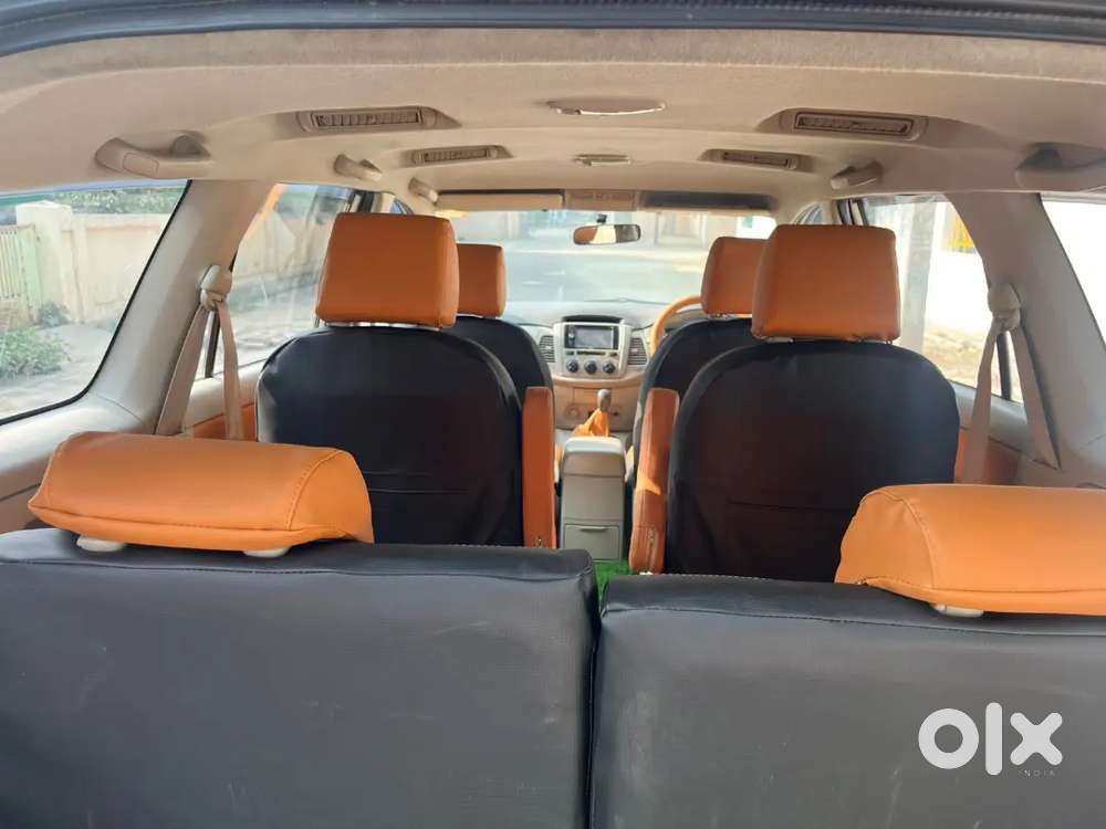 2013 Innova 7 Seater 2.5 Diesel Engine