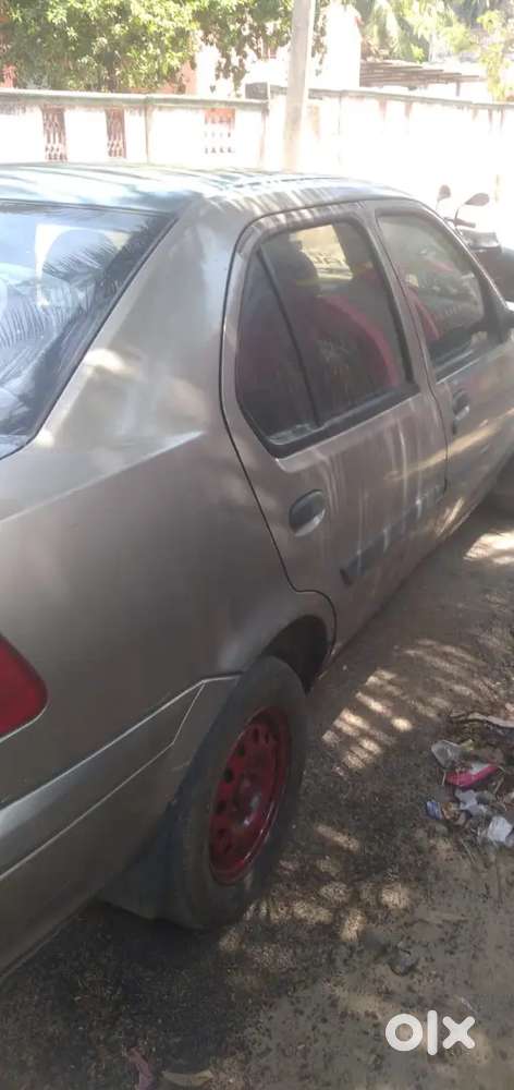 Ford Ikon 1.6 Sport 2010 Model