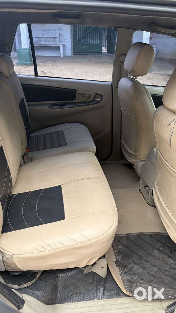 Toyota Innova 2.5 G (diesel) 7 Seater Bs Iv, 2012, Diesel