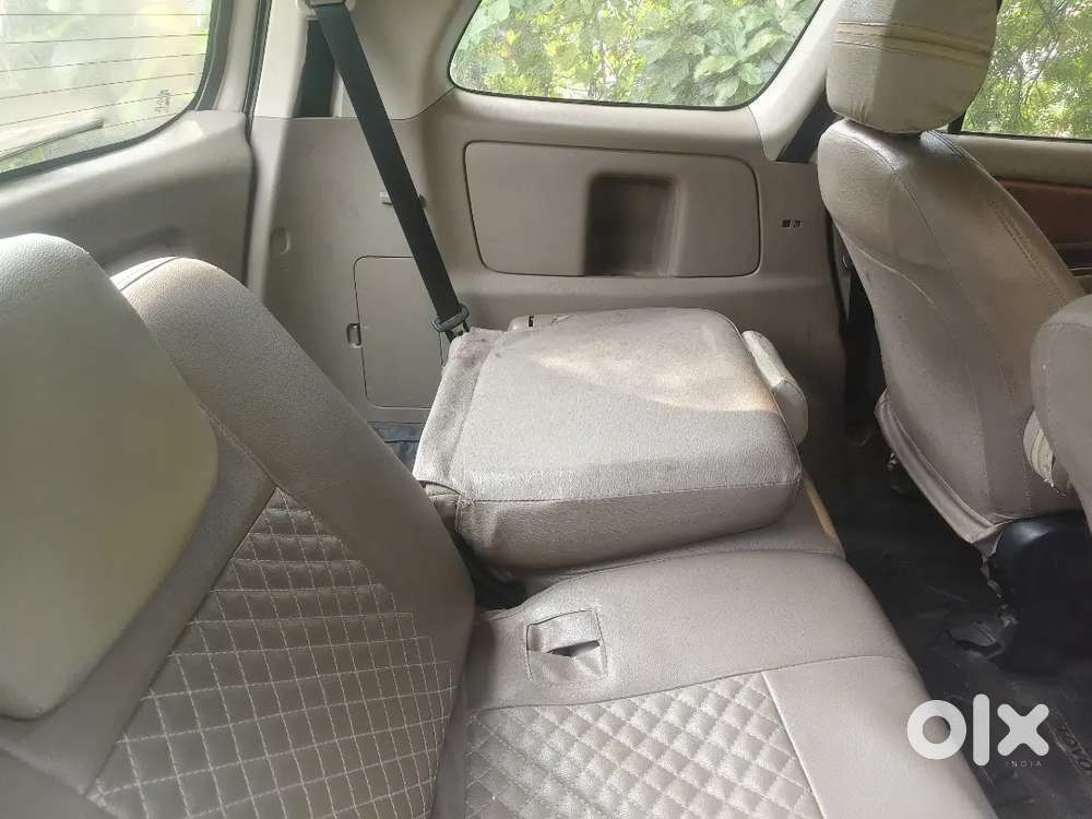 Toyota Innova 2.5 Crysta 2014