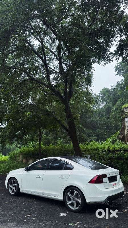 Mint Condition 2016 Volvo S60 D4 R-design (white) - Enthusiast Owned