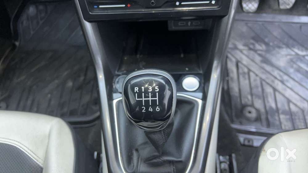 Volkswagen Taigun 1.0 Tsi Topline, 2022, Petrol