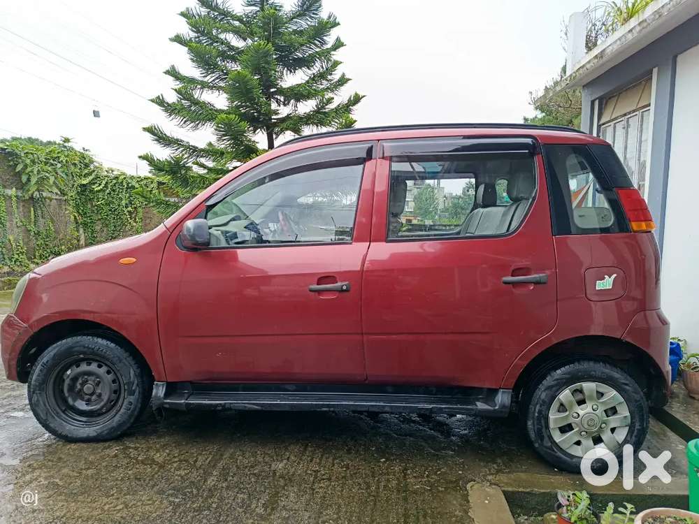 7 Seater Mahindra Quanto 2012 Diesel 110000 Km Driven.