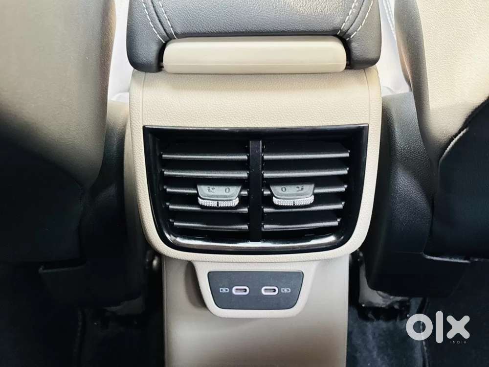 Skoda Slavia, 2025, Petrol