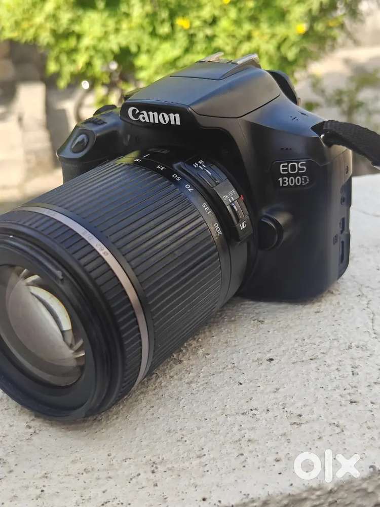 CANON 1300D