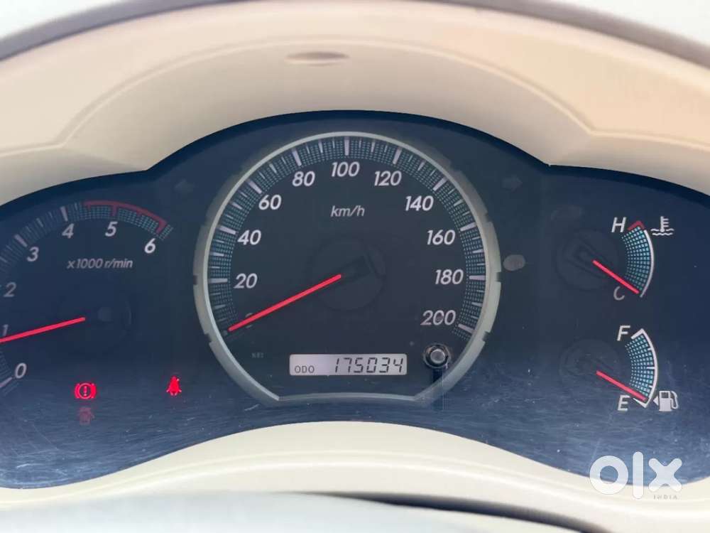 Toyota Innova 2.5 Vx 7 Seater Bs Iv, 2012, Diesel