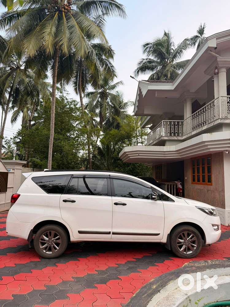 Toyota Innova Crysta 2017 V Diesel Manual