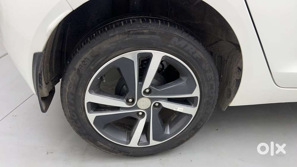 Tata Altroz 1.2 Xza Plus, 2023, Petrol