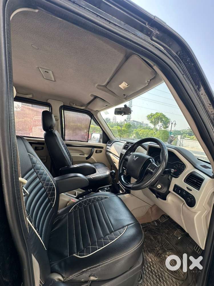 Mahindra Scorpio Classic 2015 Diesel Manual