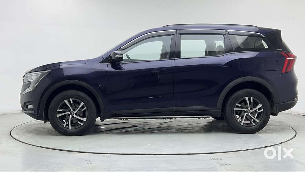 Mahindra Xuv700 2.0 Ax 5 Petrol At Str, 2022, Petrol