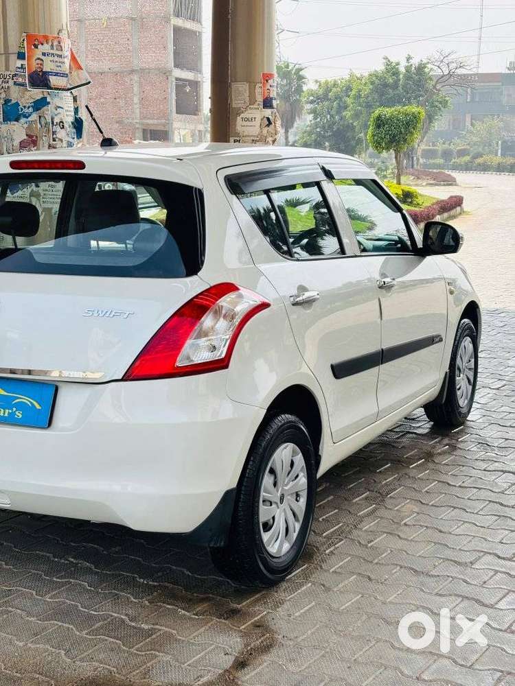 Maruti Suzuki Swift Lxi Optional-o, 2017, Petrol