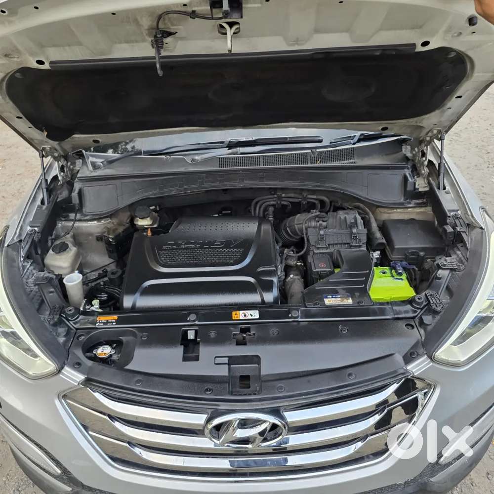 Hyundai Santa Fe 4wd At 2015 Top Variant.