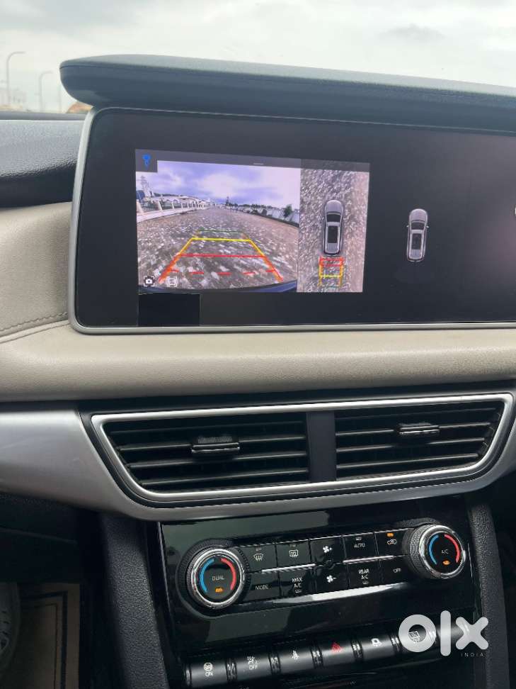 Mahindra Xuv700 2.0 Ax 7 Petrol At Luxury Pack Str, 2021, Petrol