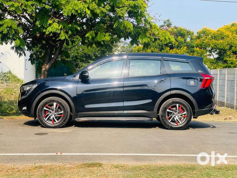 Mahindra Xuv700 2.0 Ax 5 Petrol Mt Str, 2022, Petrol