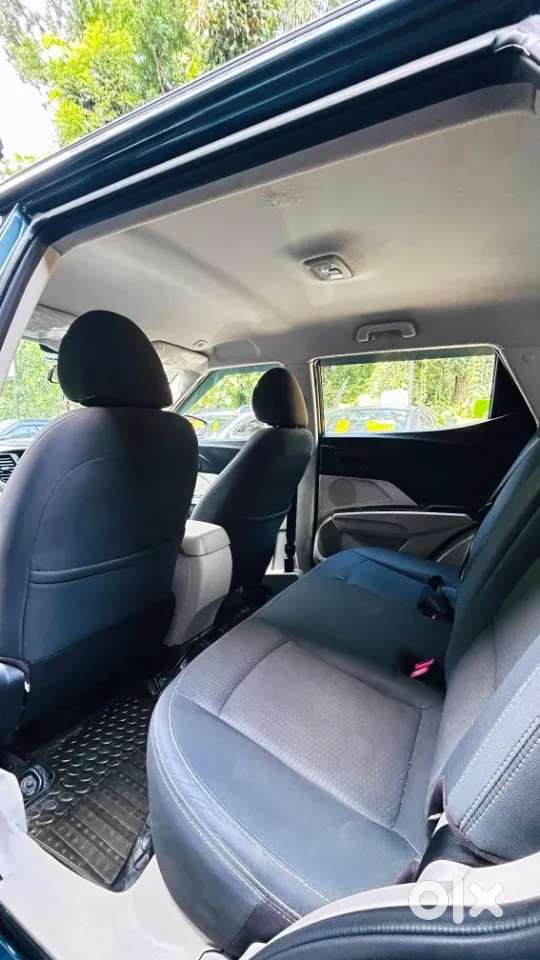 Mahindra Xuv300 W6, 2019, Petrol