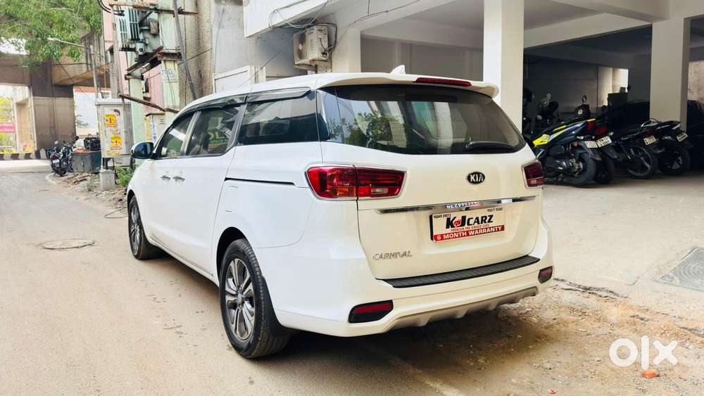 Kia Carnival Premium, 2022, Diesel