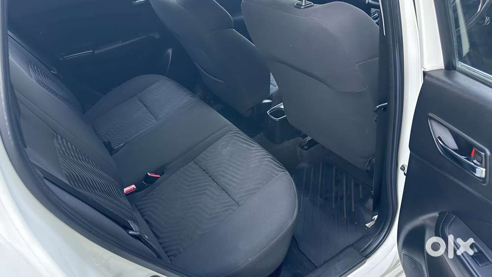 Maruti Suzuki Swift Vvt Vxi, 2021, Petrol