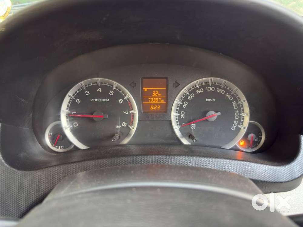 Maruti Suzuki Swift Dzire Vxi Optional, 2014, Petrol