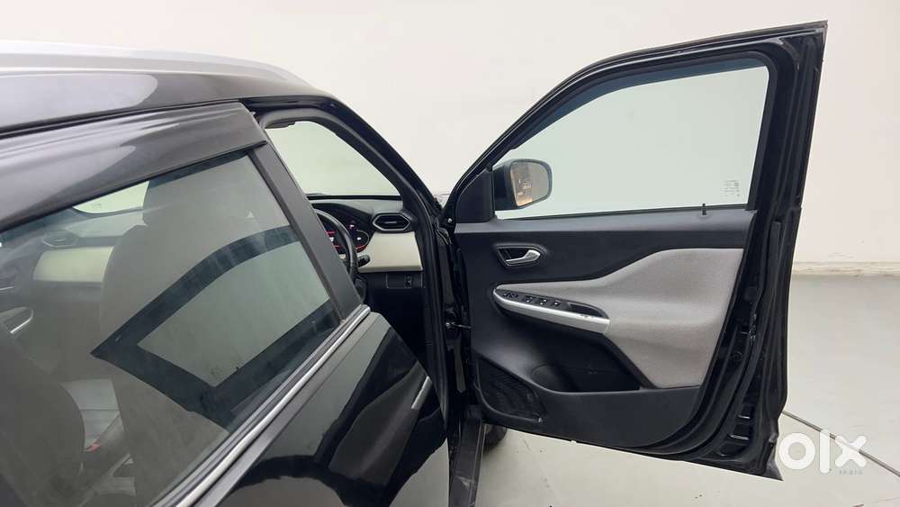 Nissan Magnite 1.0 Xv, 2022, Petrol