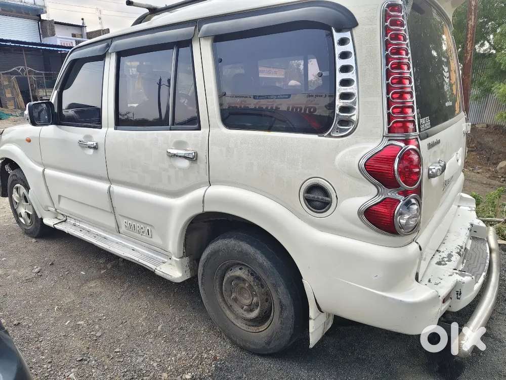 फर्स्ट ओनर टॉप कंडीशन गाड़ी रेड फाइनल है जिसको लेना है संपर्क करें