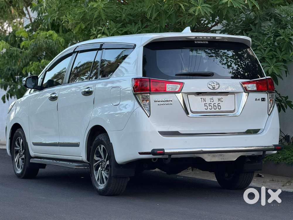 Toyota Innova Crysta 2.4 Leadership Edition, 2022, Diesel