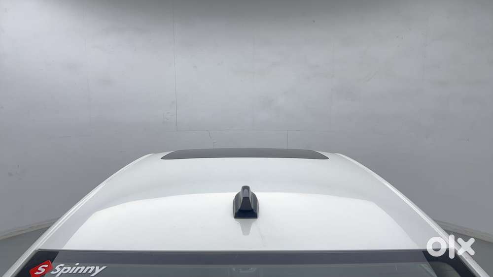 Skoda Slavia Style 1.0l Tsi At, 2023, Petrol