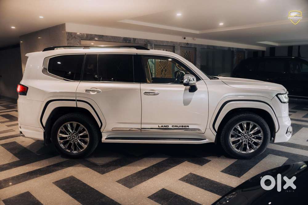 Toyota Land Cruiser Zx Petrol, 2025, Petrol