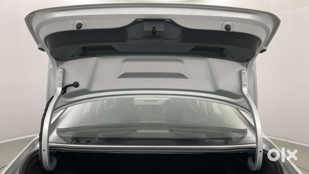 Skoda Slavia Style 1.0l Tsi At, 2022, Petrol