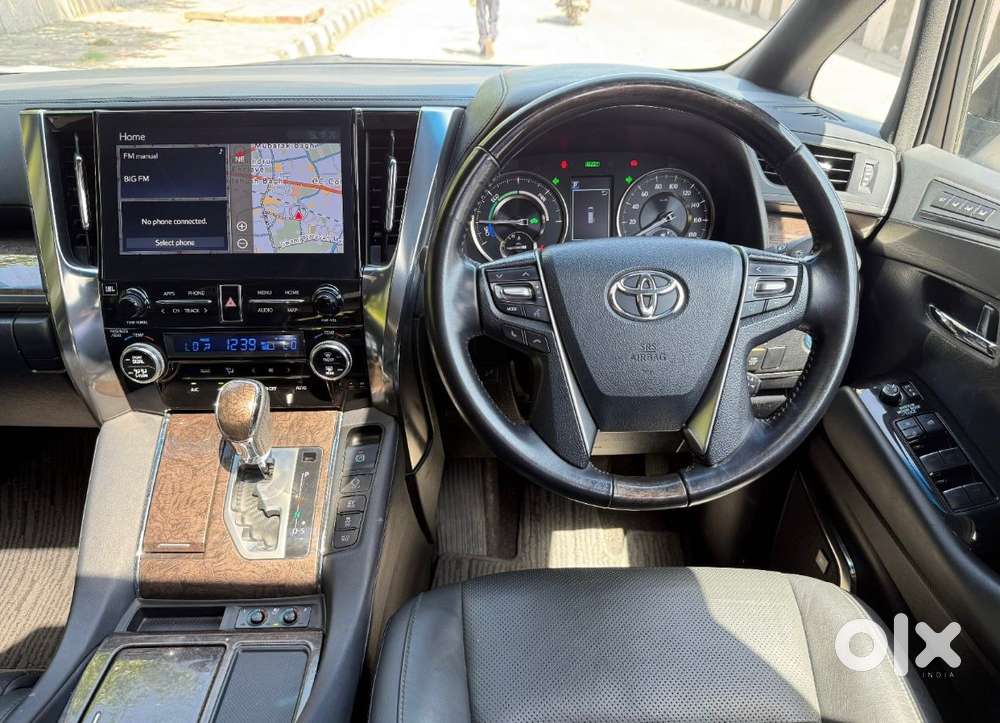 Toyota Vellfire 2.5 Hybrid, 2022, Petrol