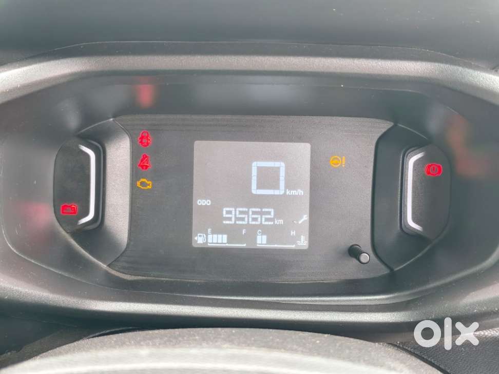 Tata Tiago Xz, 2016, Petrol