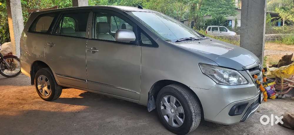 Toyota Innova 2.5g 8 Seater