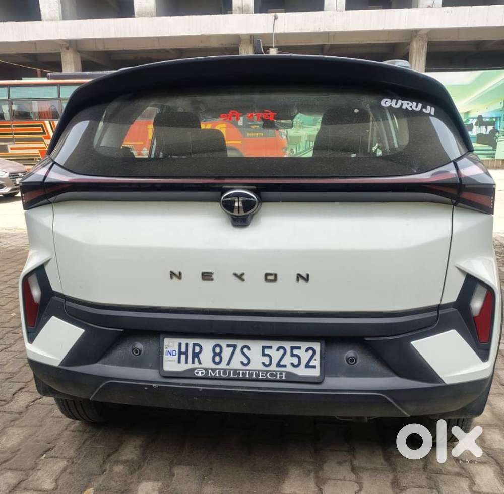 Tata Nexon 1.5 Revotorq Xza Plus Dual Tone Roof Amt (s), 2024, Petro..