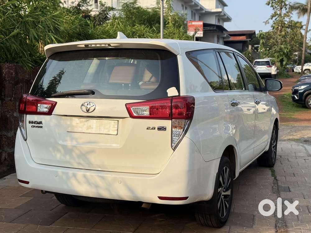 Toyota Innova Crysta 2.8z Automatic, 2016, Diesel