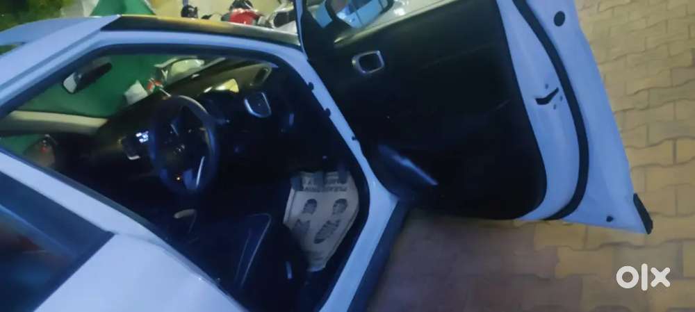 Hyundai Venue 2021 Petrol 38152 Km Driven