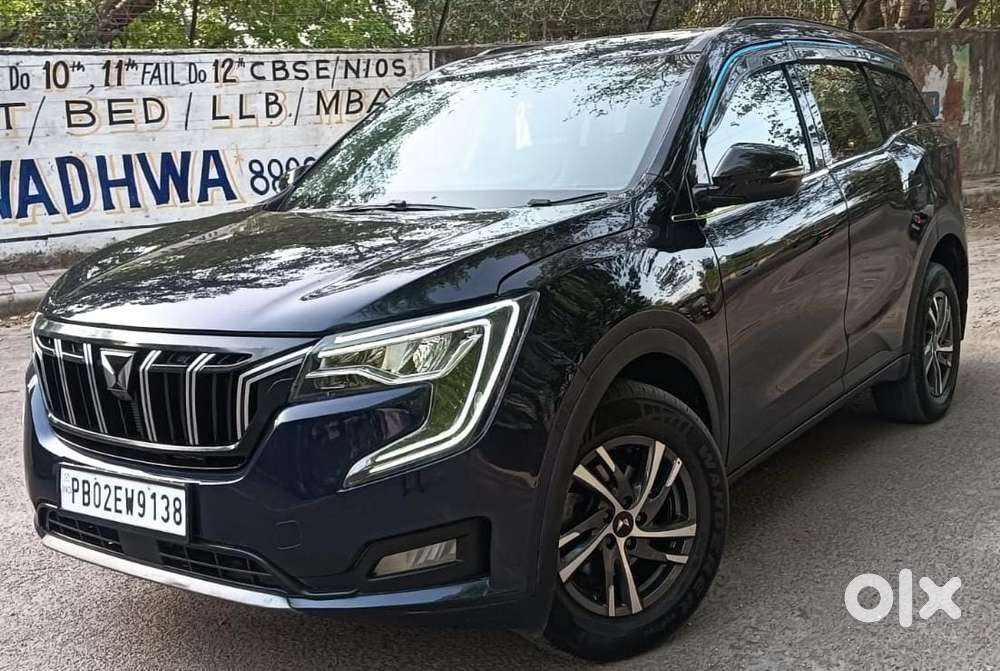 Mahindra Xuv700 2.0 Ax 5 Petrol Mt 7 Str, 2024, Petrol