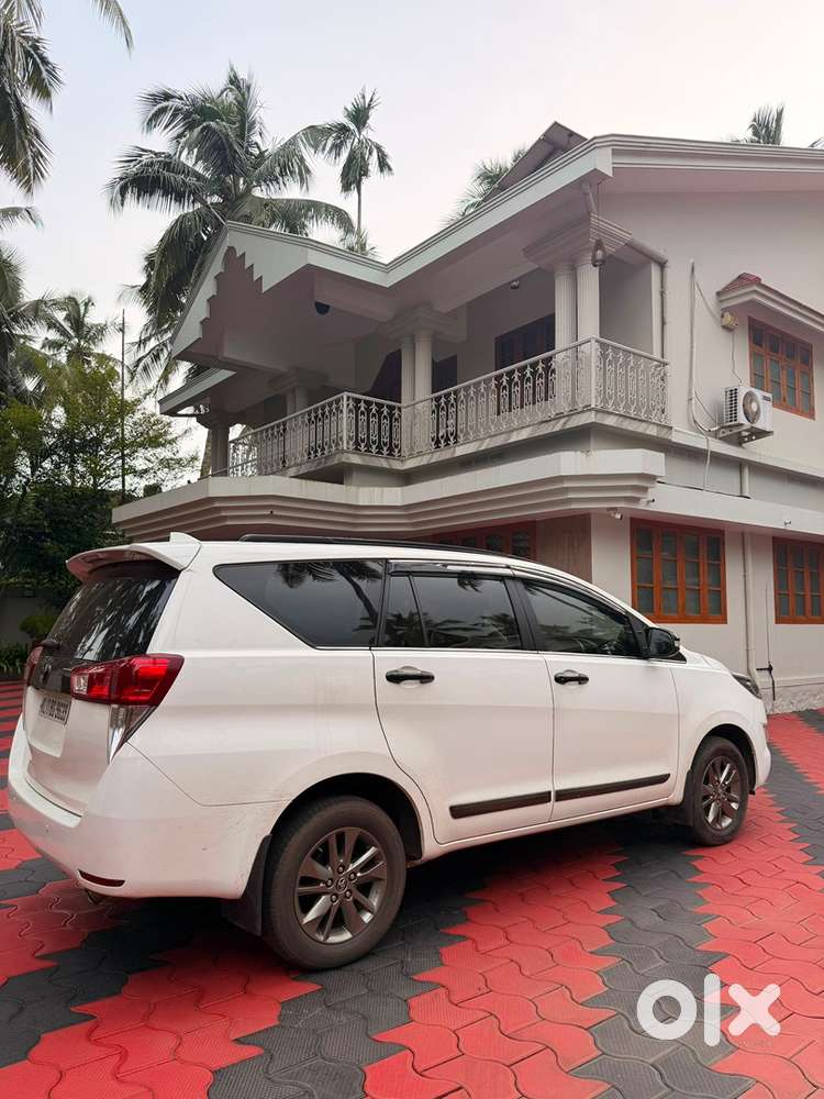 Toyota Innova Crysta 2017 V Diesel Manual