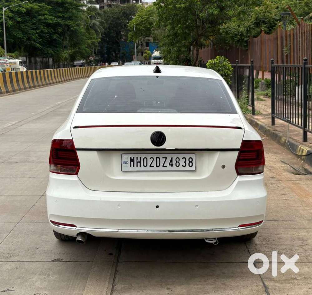 Volkswagen Vento 1.2 Tsi Highline Plus At, 2015, Petrol