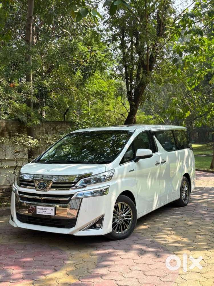 Toyota Vellfire 2.5 Hybrid, 2022, Petrol