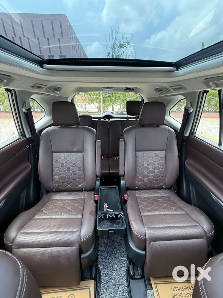 Toyota Innova Hycross 2.0 Zx Hybrid 7 Str, 2023, Petrol