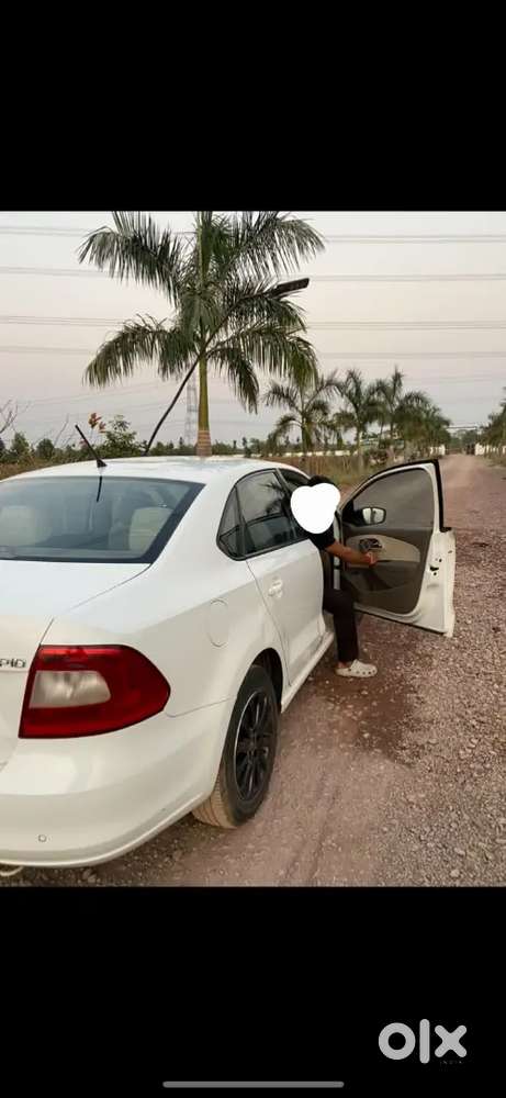 Skoda Rapid Tdi 2015 Alloy Variant
