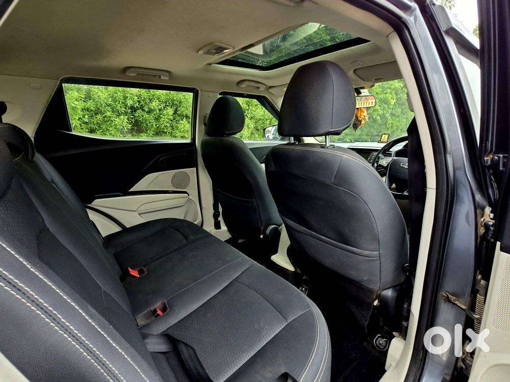 Mahindra Xuv300 W6, 2022, Petrol