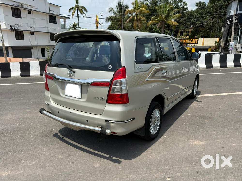 Toyota Innova 2.5 G (diesel) 7 Seater Bs Iv, 2015, Diesel