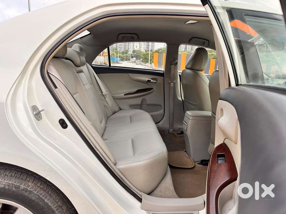 Toyota Corolla Altis [ ] 1.8 Vl At, 2012, Petrol