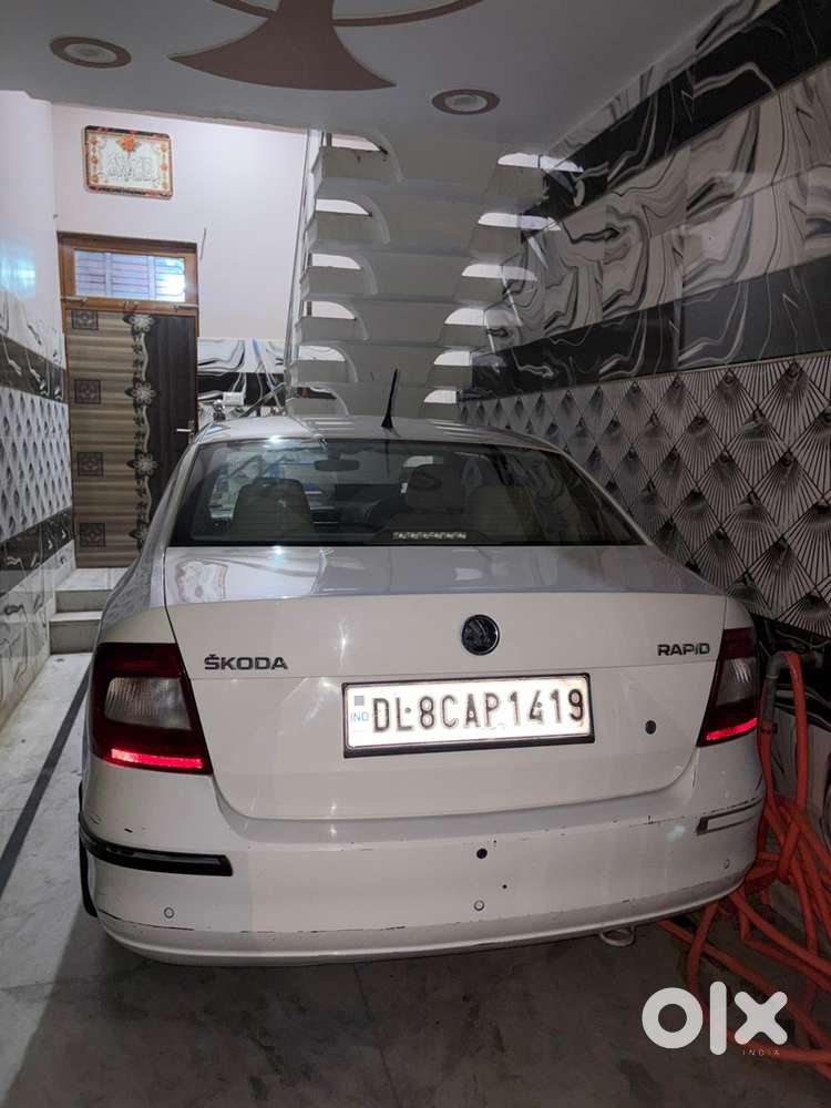 Skoda Rapid Petrol 2016