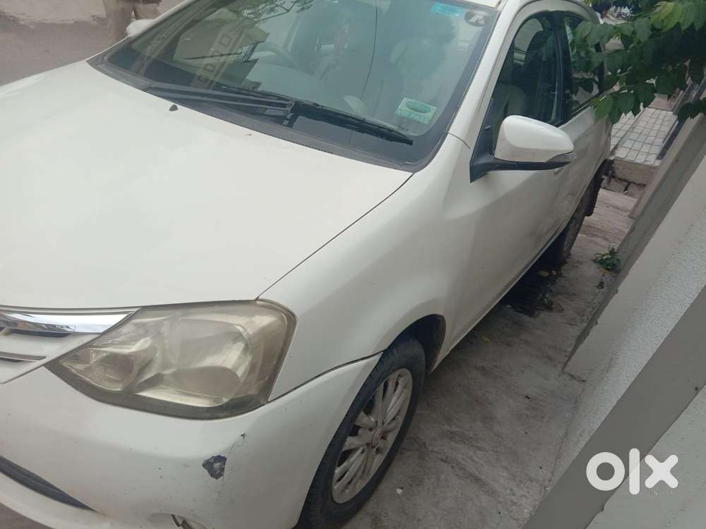 Toyota Etios V, 2013, Petrol
