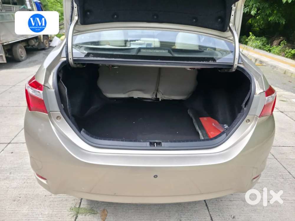 Toyota Corolla Altis [ ] 1.8 J, 2015, Petrol