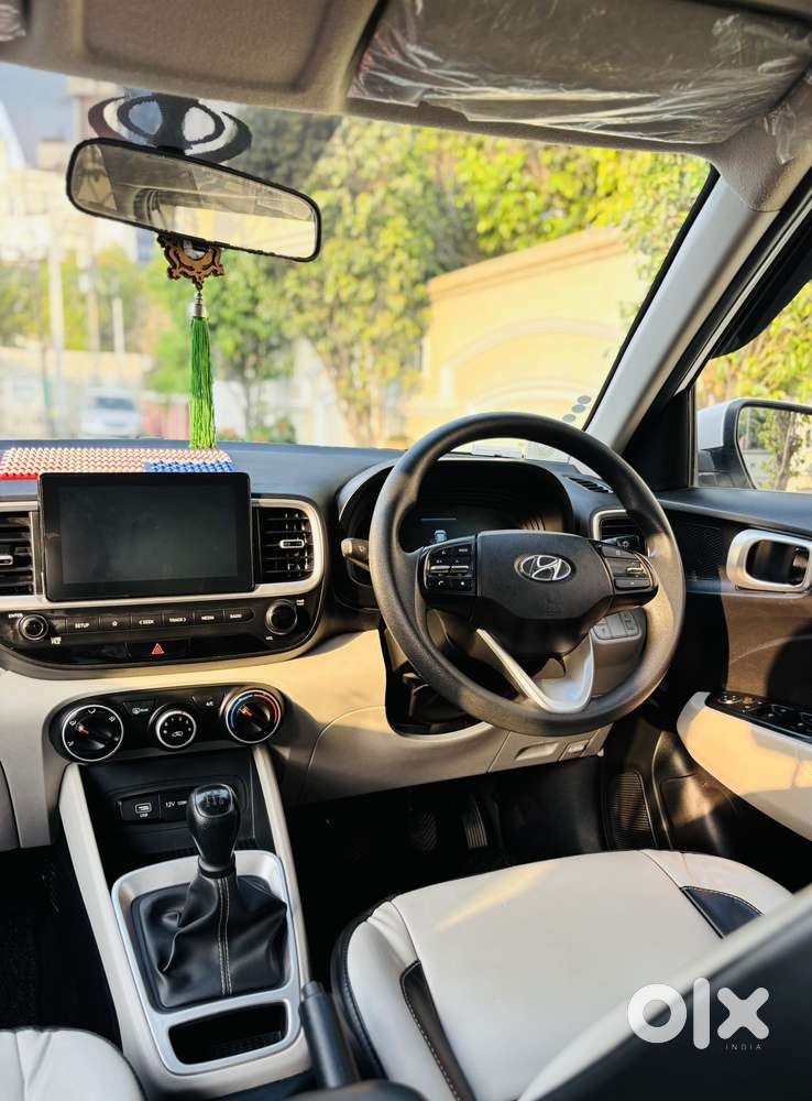 Hyundai Venue S (o) 1.2 Petrol Knight Edition, 2024, Petrol